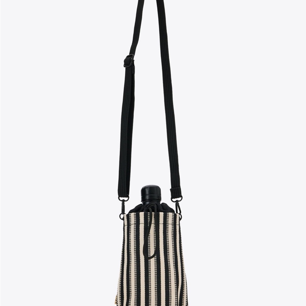 BEIS The Summer Stripe Water Bottle Crossbody, NWT - Picture 10 of 11